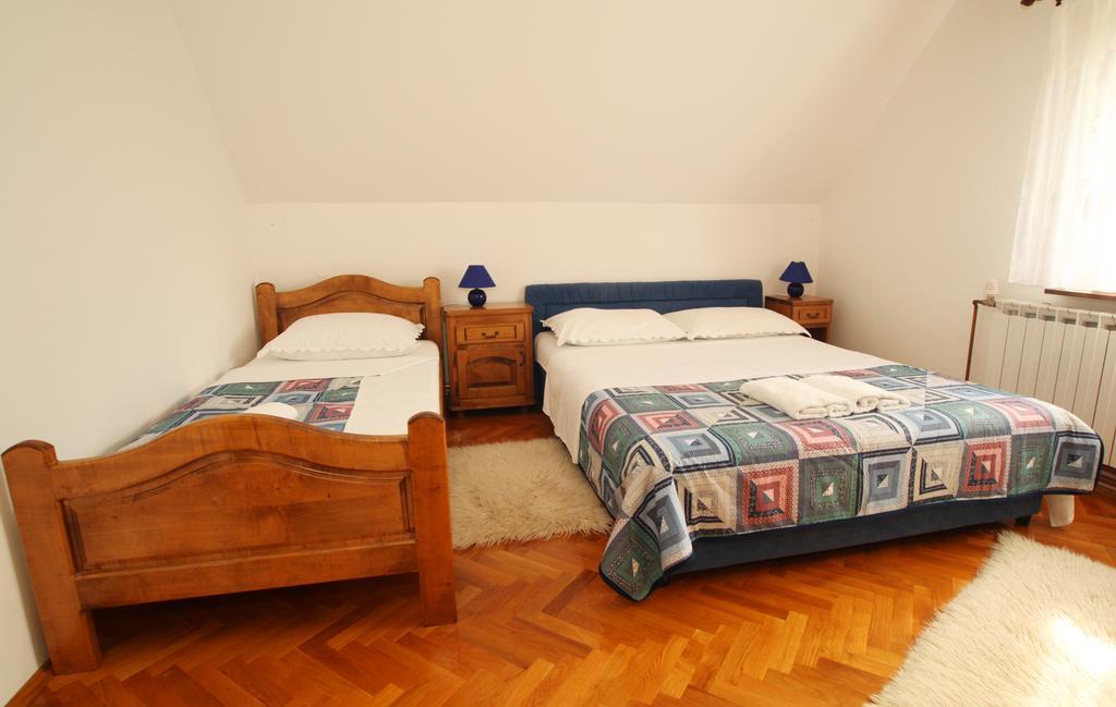 Rooms Markovic Оточац Номер фото