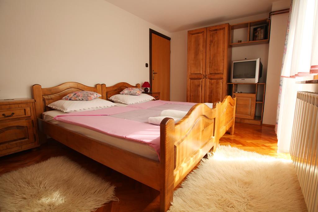 Rooms Markovic Оточац Номер фото
