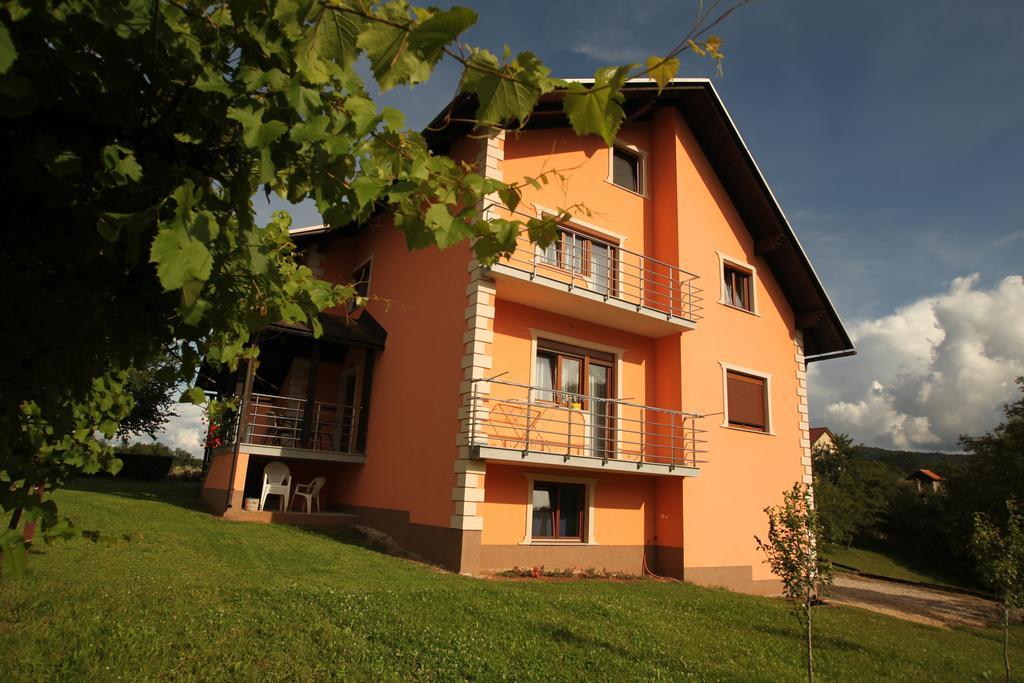 Rooms Markovic Оточац Экстерьер фото