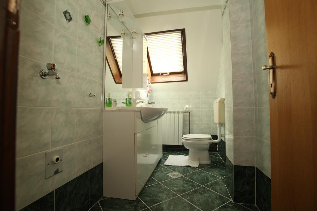 Rooms Markovic Оточац Номер фото
